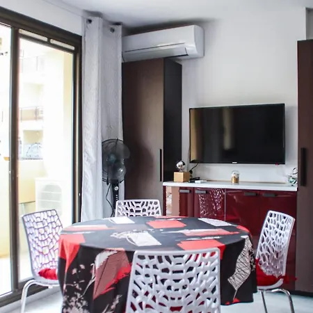 Nice 25M With Balcony - Near The Beach